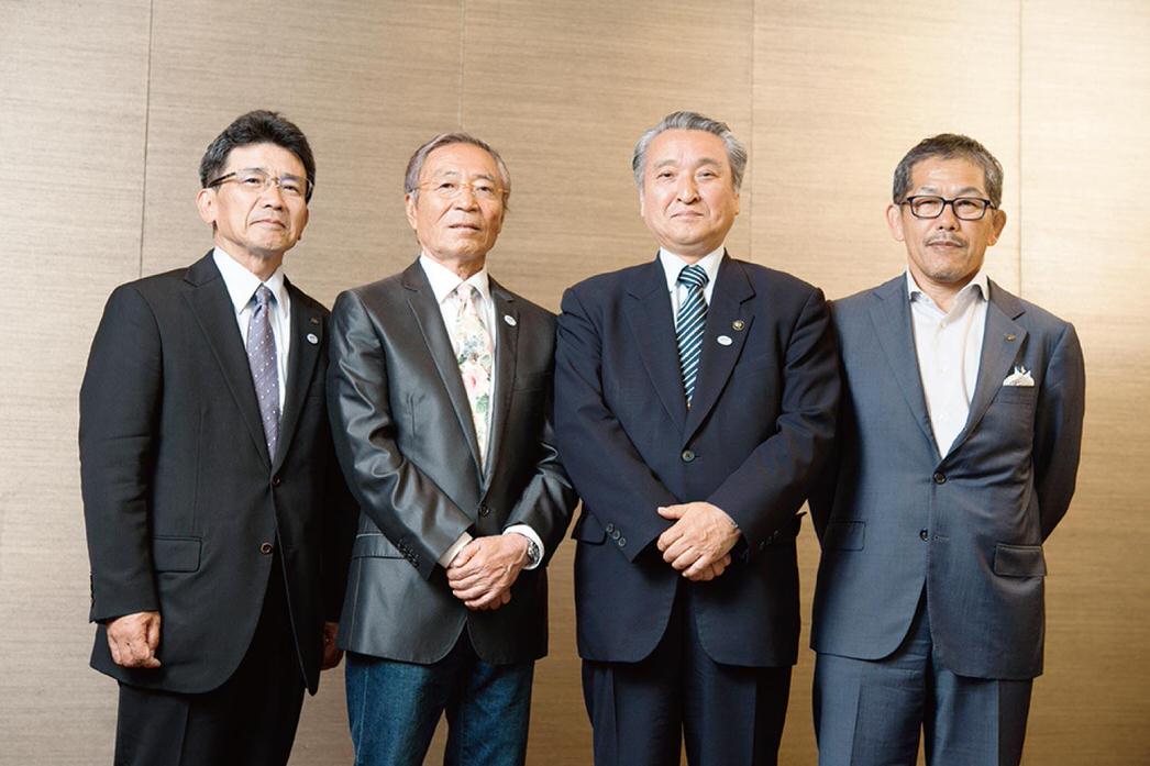 対談時の写真:左からパシフィックコンサルタンツ高木茂知、写真家の浅井愼平氏、野田武則釜石市長、パシフィックコンサルタンツ重永智之
