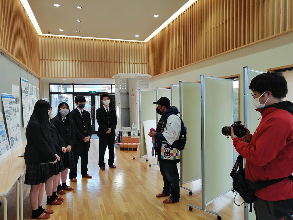 写真：宮城県多賀城高等学校でのヒアリングのようす