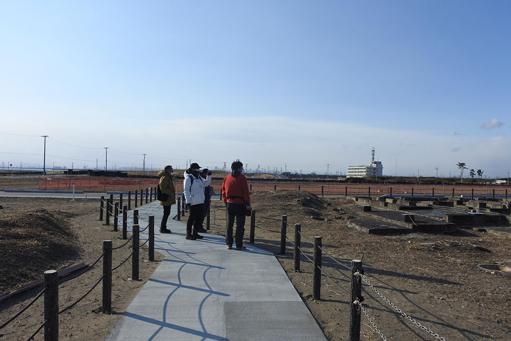 写真：見学しているようす