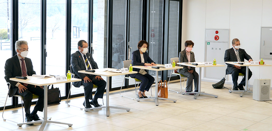 写真:座談会のようす